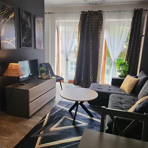 moon-apartments.poznan-hotels.com/